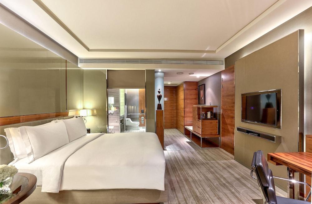 Khách sạn Hilton Sukhumvit